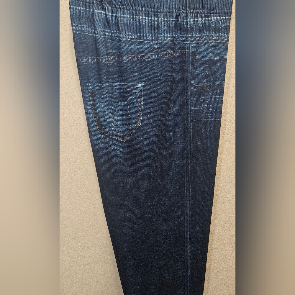 NWOT Plus Printed Jean Leggings